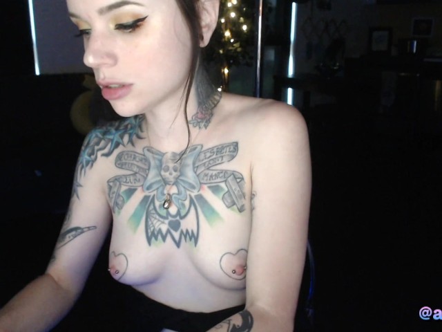 Tattooed Webcam Girl