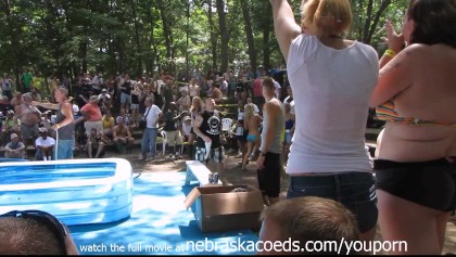 Chicago Amador Oil Wrestling no Resort de Nudismo