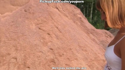 redhead cazzo nero uomo presso il sito di costruzione del Tempio