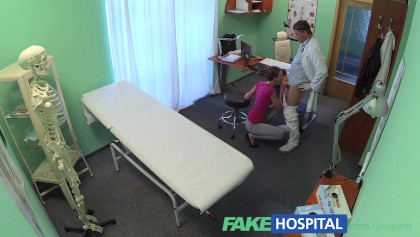 FakeHospital Short haired hottie seduces doctor - Free XXX Porn Videos |  OyOh