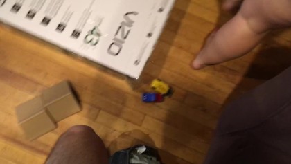 Milf freakysamantha beugte sich über die couch und gefickt