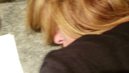 الحمار اللعنة و هي لا يزال يشرب كل