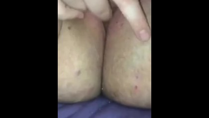 BBW بالإصبع بوسها